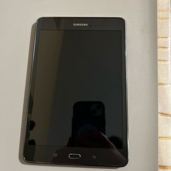 Samsung Galaxy Tab A Excellent Condition - Picture 2 of 7